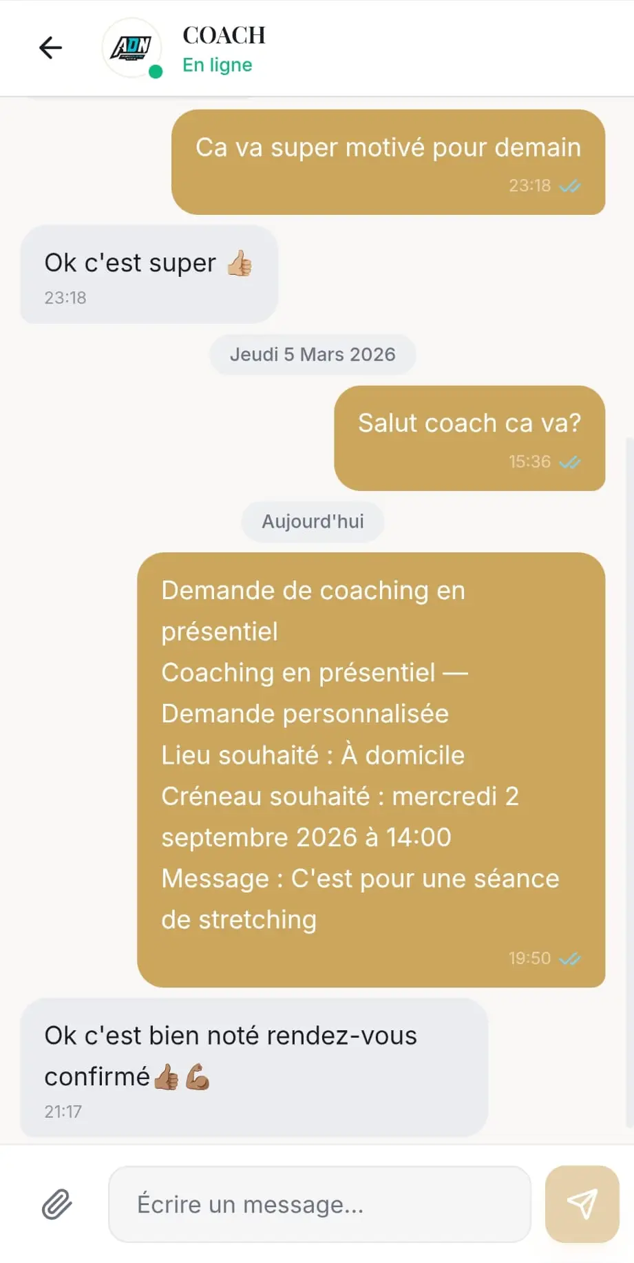 Écran de messagerie de l'application ADN Coach entre l'élève et le coach